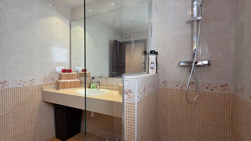 Property 2464 - Image 44